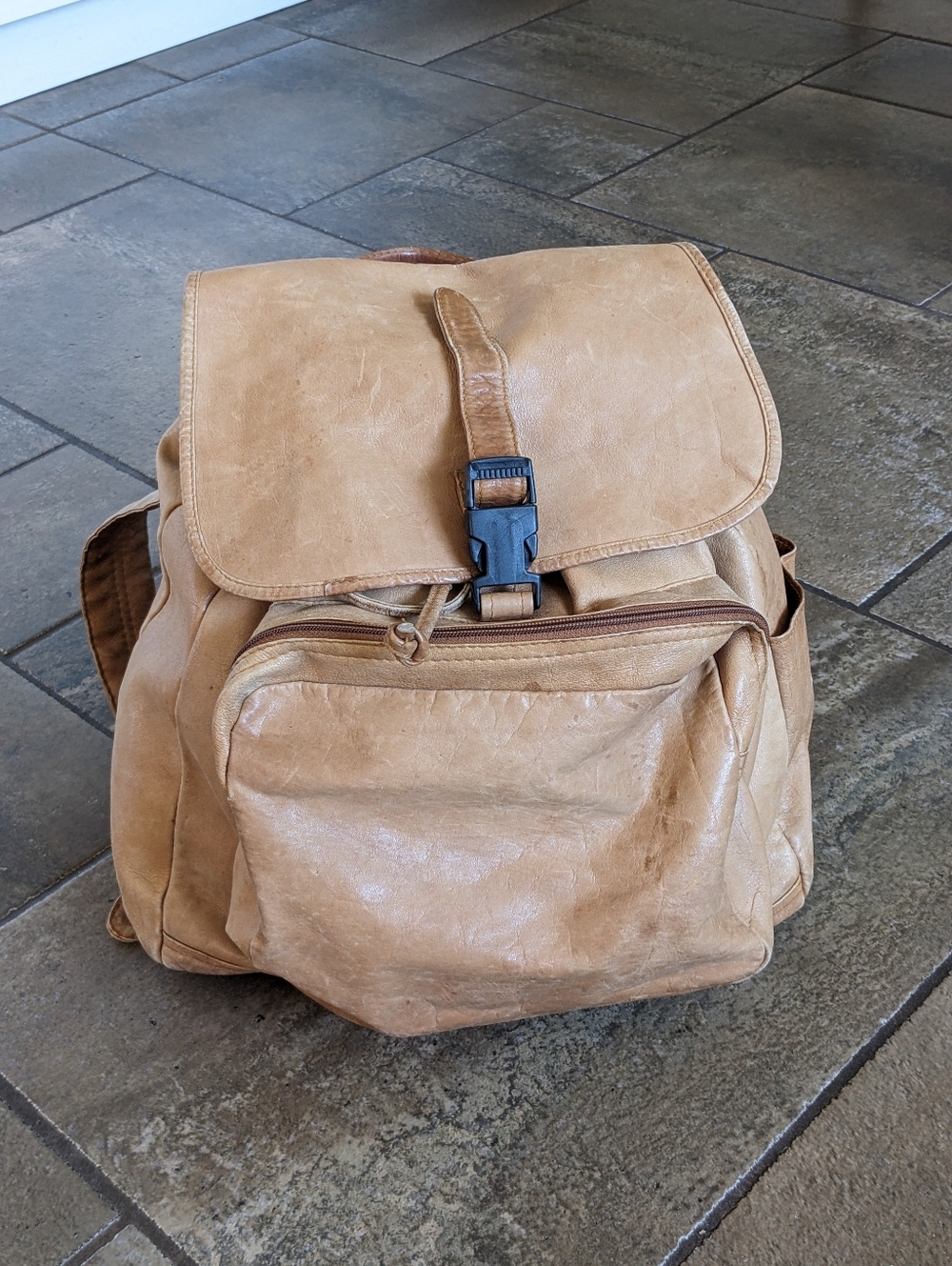 Vintage Distressed Leather Unisex Butter Soft Backpack Rucksack Travel Tan